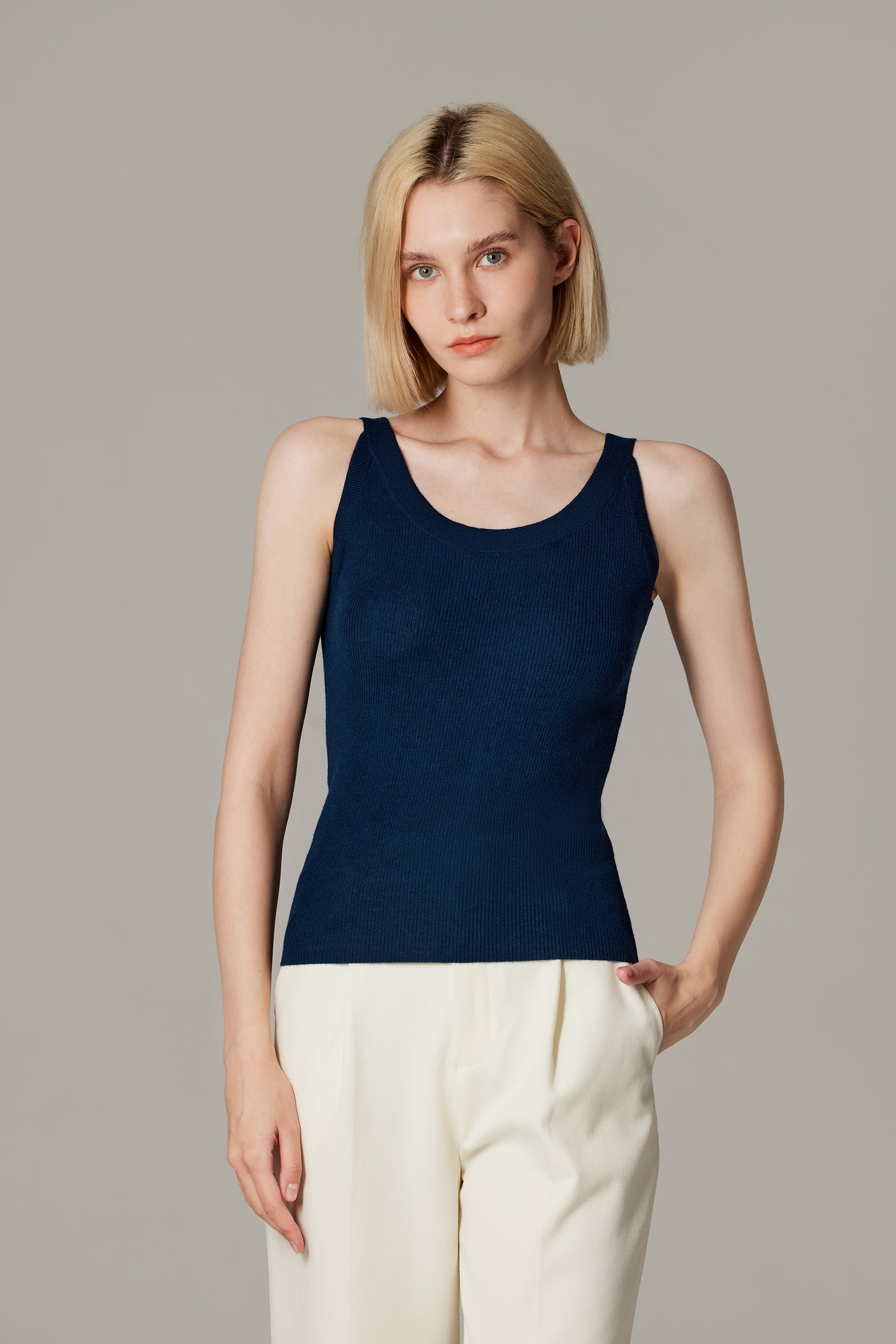 JENNIE LIU Women's Scoop Neck Tank Top | 75% Merino Wool 25% Silk Ultra-Soft Layering Essential | Natrual Moisture Wicking Sweater