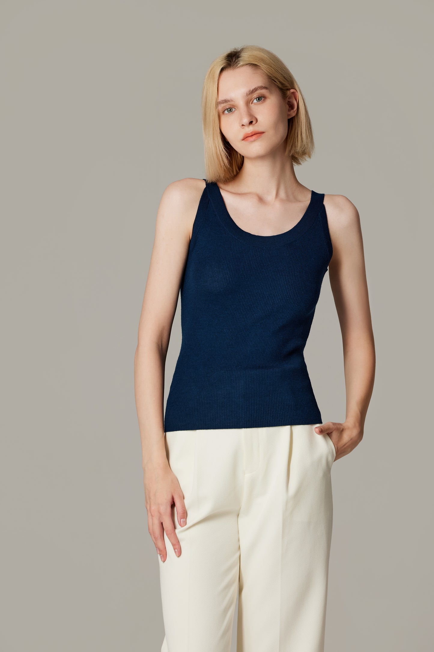 JENNIE LIU Women's Scoop Neck Tank Top | 75% Merino Wool 25% Silk Ultra-Soft Layering Essential | Natrual Moisture Wicking Sweater