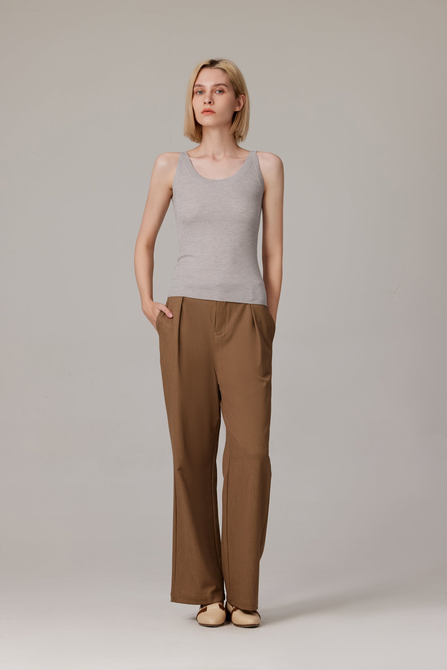 JENNIE LIU Women's Scoop Neck Tank Top | 75% Merino Wool 25% Silk Ultra-Soft Layering Essential | Natrual Moisture Wicking Sweater