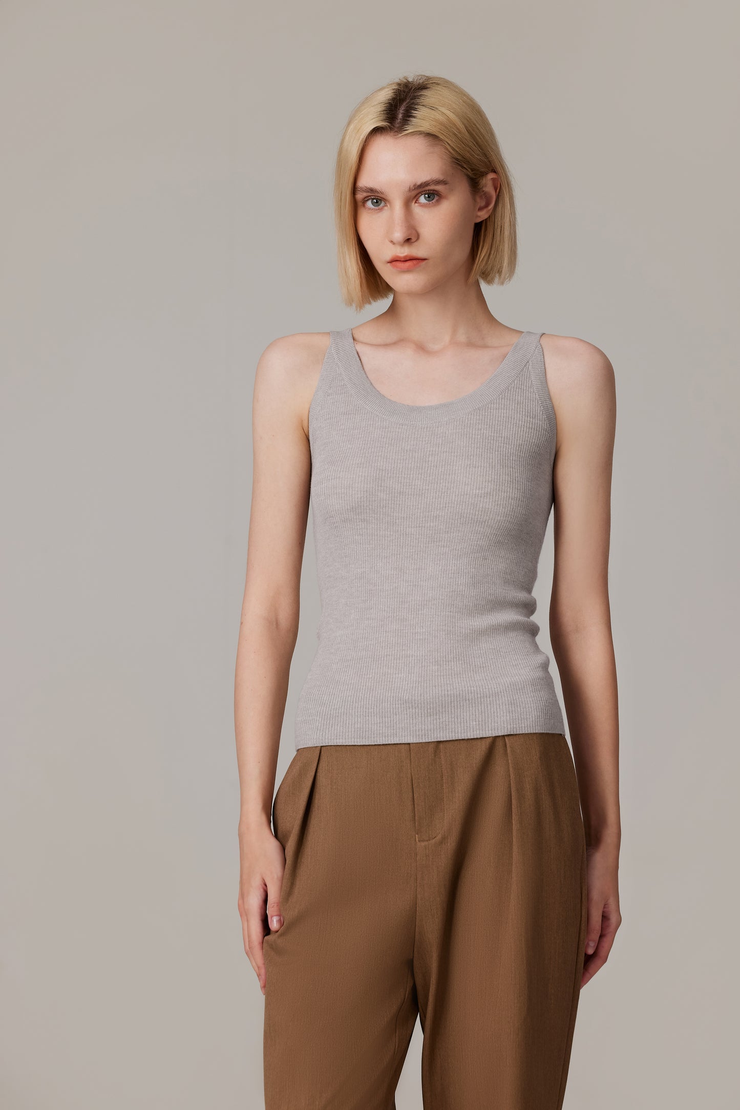 JENNIE LIU Women's Scoop Neck Tank Top | 75% Merino Wool 25% Silk Ultra-Soft Layering Essential | Natrual Moisture Wicking Sweater