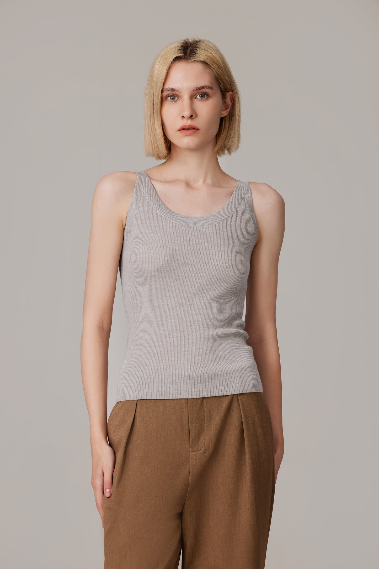 JENNIE LIU Women's Scoop Neck Tank Top | 75% Merino Wool 25% Silk Ultra-Soft Layering Essential | Natrual Moisture Wicking Sweater