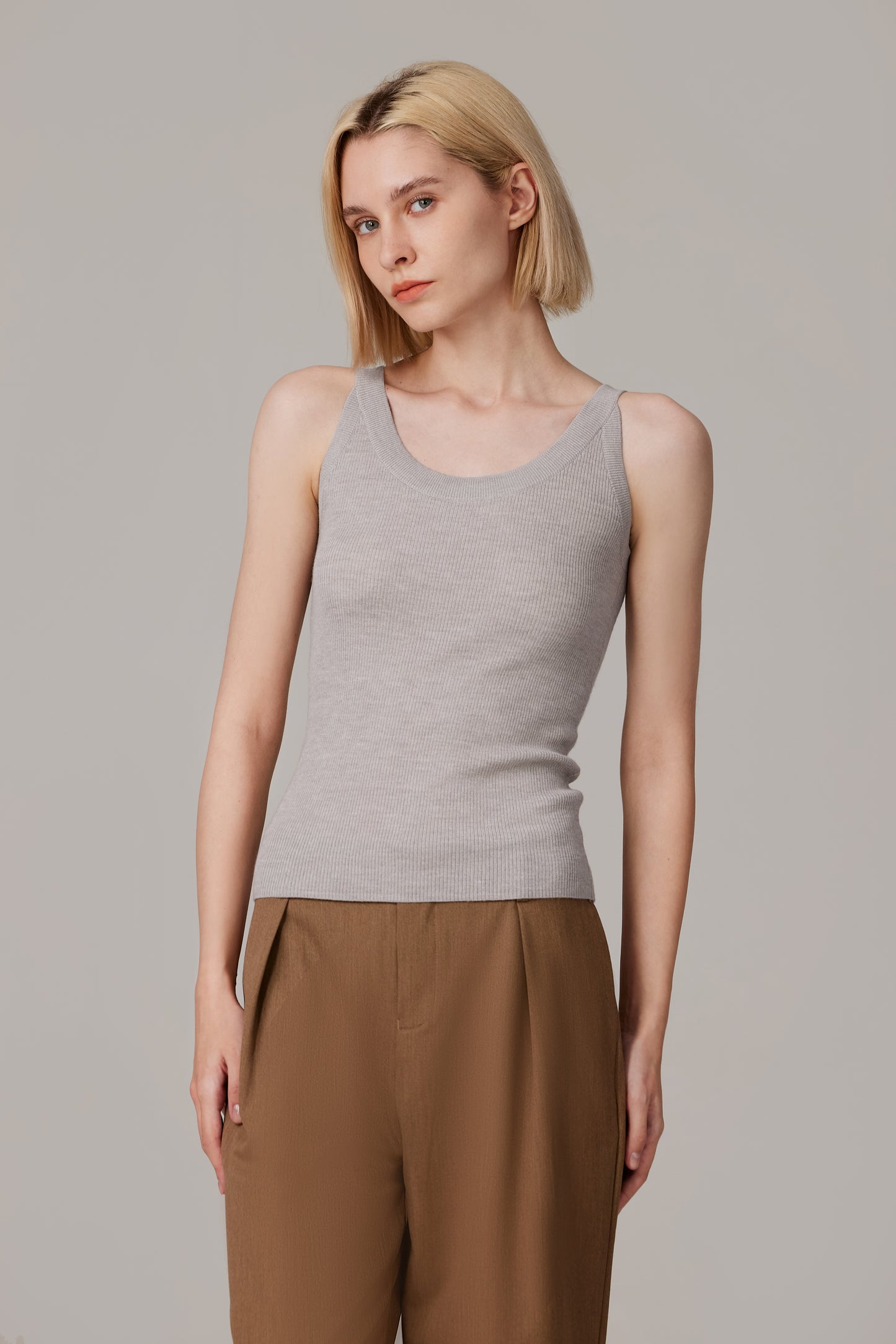 JENNIE LIU Women's Scoop Neck Tank Top | 75% Merino Wool 25% Silk Ultra-Soft Layering Essential | Natrual Moisture Wicking Sweater