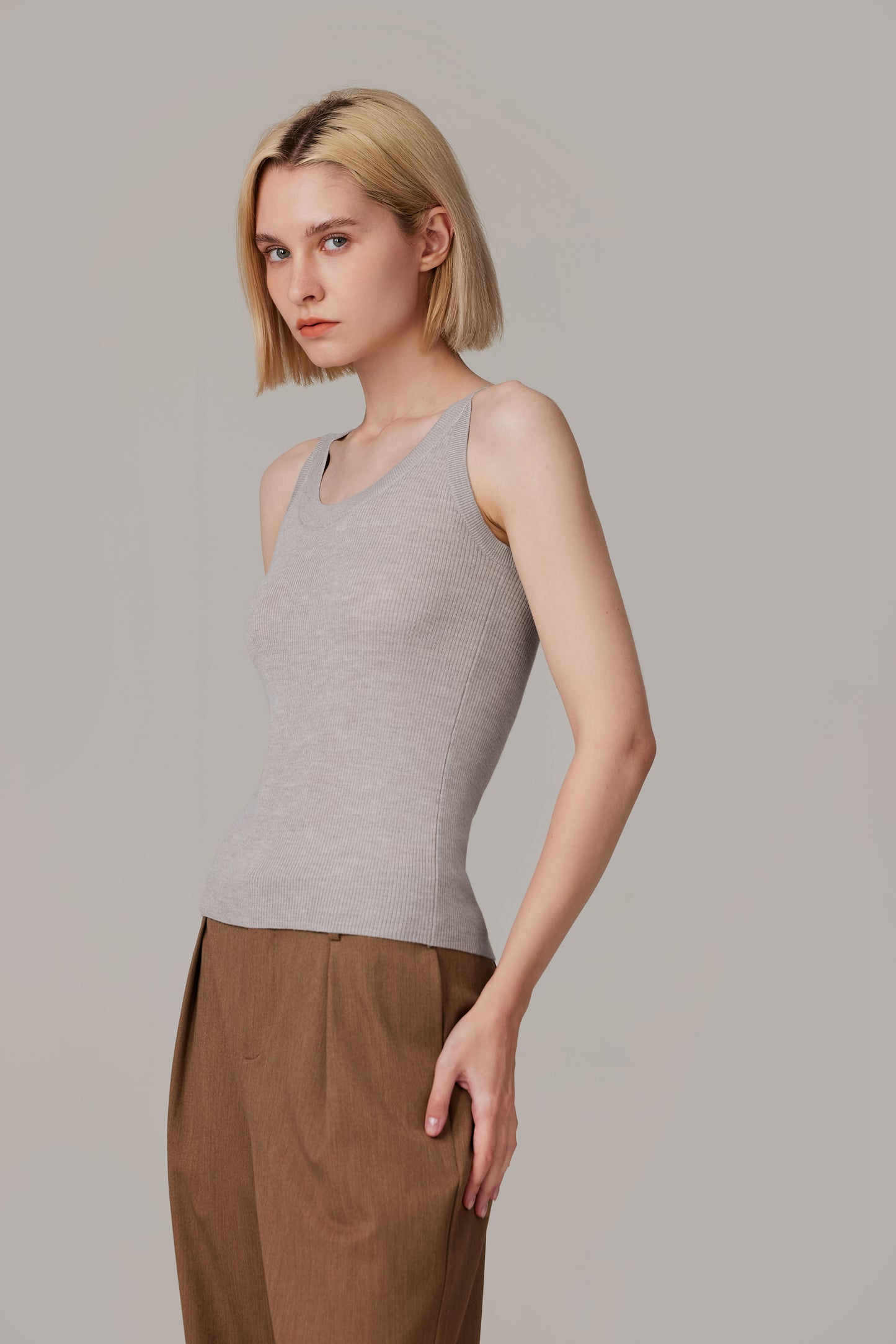 JENNIE LIU Women's Scoop Neck Tank Top | 75% Merino Wool 25% Silk Ultra-Soft Layering Essential | Natrual Moisture Wicking Sweater