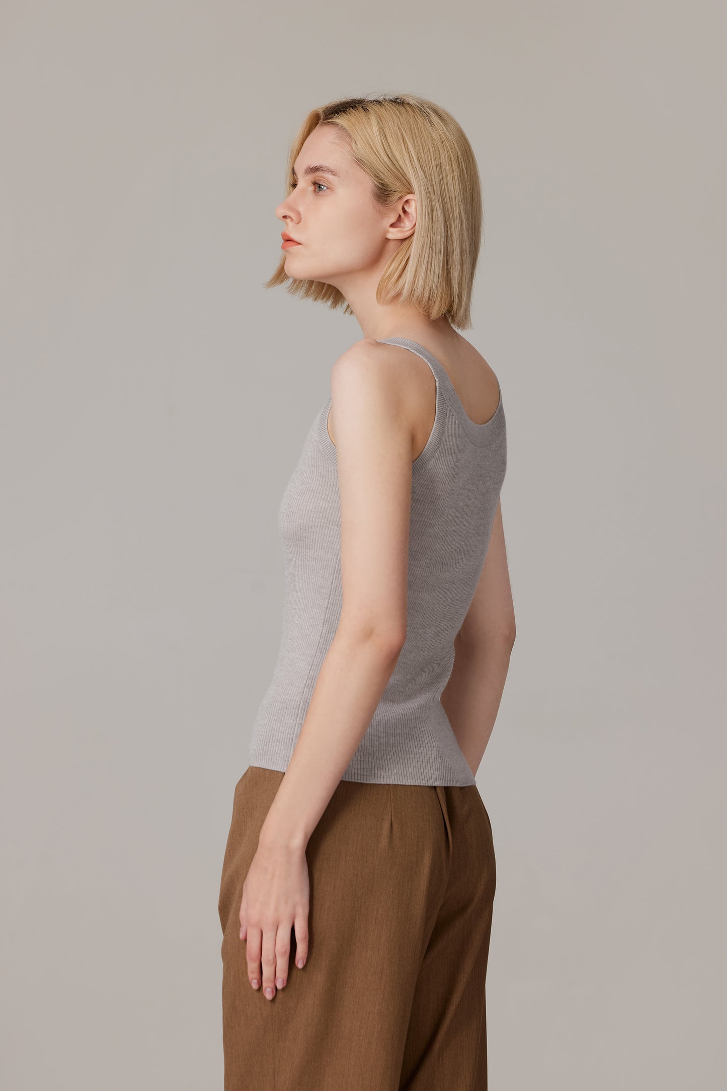 JENNIE LIU Women's Scoop Neck Tank Top | 75% Merino Wool 25% Silk Ultra-Soft Layering Essential | Natrual Moisture Wicking Sweater